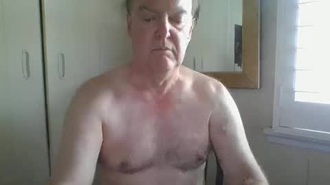 Snapshot of astute008 chatting on December 15, 5:34 am astute008 online show from December 15, 5:34 am