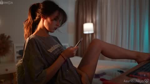 Asuna Niiya - online show from October 11, 5:33 pm