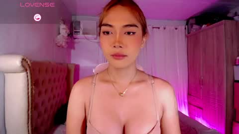 Sam online show from July 24, 7:01 pm