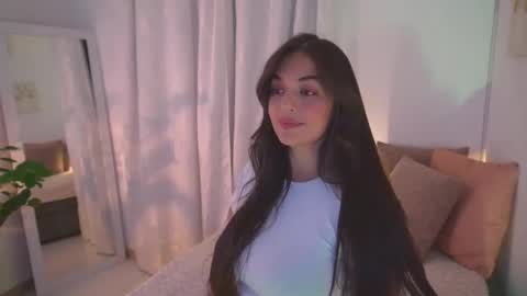Snapshot of atena676 chatting on April 10, 1:44 am atena676 online show from April 10, 1:44 am