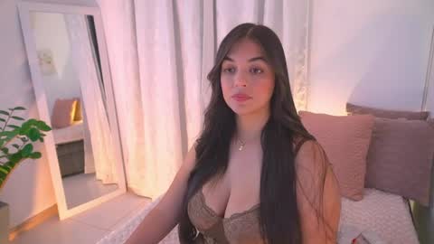 Snapshot of atena676 chatting on April 16, 2:34 am atena676 online show from April 16, 2:34 am
