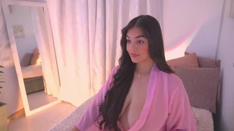 Snapshot of atena676 chatting on April 24, 2:36 am atena676 online show from April 24, 2:36 am