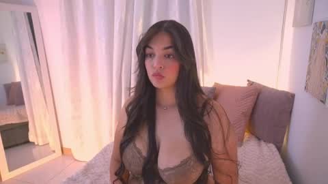 Snapshot of atena676 chatting on May 4, 1:56 am atena676 online show from May 4, 1:56 am