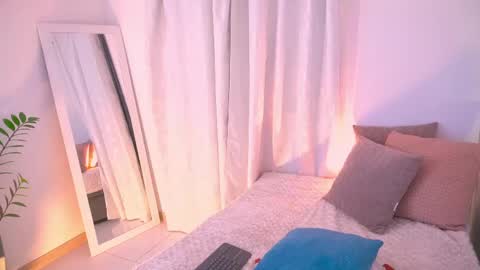 Snapshot of atena676 chatting on May 20, 12:50 am atena676 online show from May 20, 12:50 am