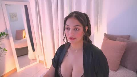 Snapshot of atena676 chatting on June 7, 1:21 am atena676 online show from June 7, 1:21 am