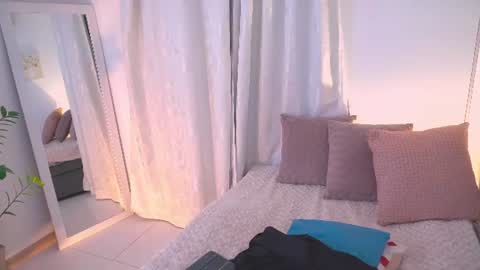 Snapshot of atena676 chatting on June 26, 2:05 am atena676 online show from June 26, 2:05 am