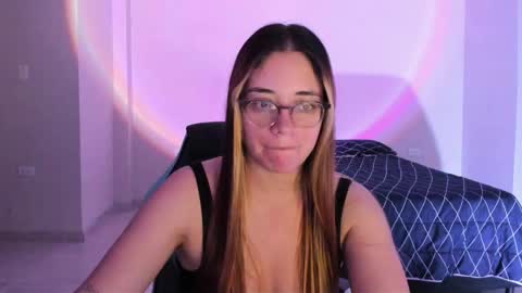 Snapshot of atenas__05 chatting on September 22, 9:22 am atenas online show from September 22, 9:22 am