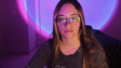 Snapshot of atenas__05 chatting on October 15, 9:20 am atenas online show from October 15, 9:20 am