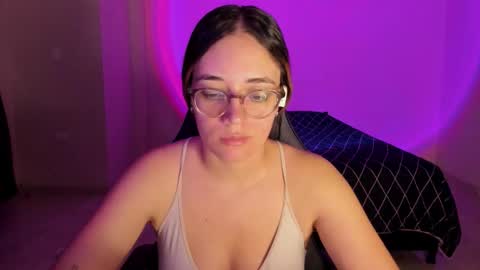 Snapshot of atenas__05 chatting on October 19, 9:21 am atenas online show from October 19, 9:21 am