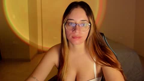 Snapshot of atenas__05 chatting on October 27, 9:24 am atenas online show from October 27, 9:24 am