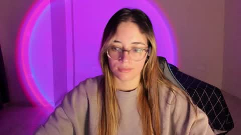 Snapshot of atenas__05 chatting on November 3, 9:21 am atenas online show from November 3, 9:21 am