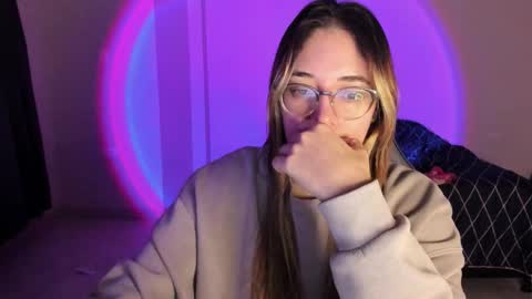 Snapshot of atenas__05 chatting on November 4, 9:19 am atenas online show from November 4, 9:19 am