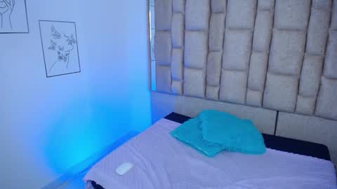 atenea_luxx online show from January 13, 8:25 pm