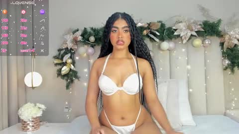 Snapshot of atenea_roberts chatting on December 21, 2:52 am ATENEA ROBERTS Sofia online show from December 21, 2:52 am