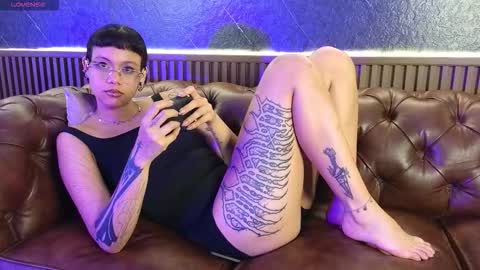 Athenea sky  online show from February 8, 8:34 pm