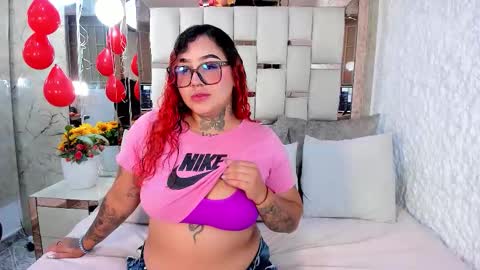 Snapshot of atennea_diiossa chatting on October 17, 11:46 am Atennea Diiossa online show from October 17, 11:46 am