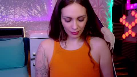 Snapshot of athenaautumn chatting on June 25, 2:33 am Athena Autumn online show from June 25, 2:33 am