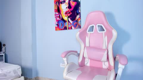 Snapshot of athenea__fox chatting on November 5, 11:43 am athenea__fox online show from November 5, 11:43 am