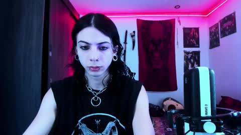 athenauwu online show from November 9, 7:50 am