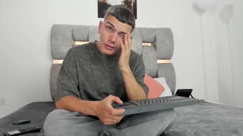 Snapshot of athlass_ chatting on January 25, 10:07 pm athlass_ online show from January 25, 10:07 pm