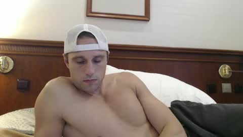 tommycb55555 online show from September 25, 1:37 pm