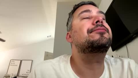 Snapshot of atlchris89 chatting on April 27, 1:31 pm atlchris89 online show from April 27, 1:31 pm
