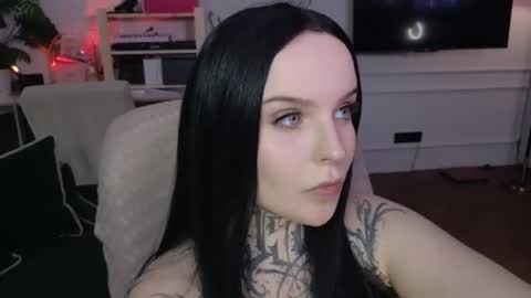 online every day between 10am-23pm online show from June 18, 5:51 am