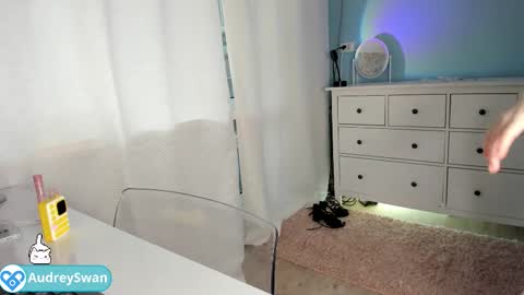 Mary online show from October 15, 10:48 am