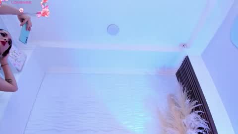 Audrey Hayworth online show from December 14, 11:59 am