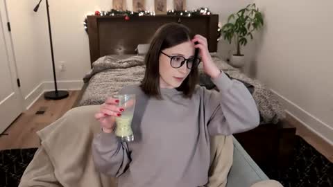 Miss Audrey online show from December 13, 9:30 pm