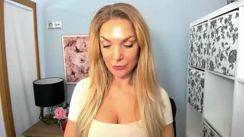 AulloraSensual online show from December 7, 9:17 am