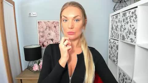 AulloraSensual online show from January 22, 9:35 am