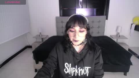 Snapshot of aura_cute_ chatting on June 24, 3:49 am aura_cute_ online show from June 24, 3:49 am
