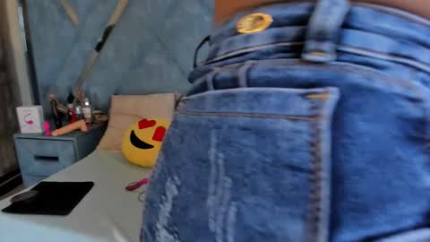 Monii Yi online show from February 10, 2:59 am