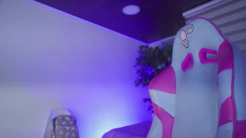 aura_rouss online show from February 3, 12:31 am