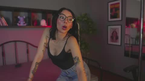 Snapshot of aura_soul_ chatting on November 14, 3:16 am A U R A online show from November 14, 3:16 am