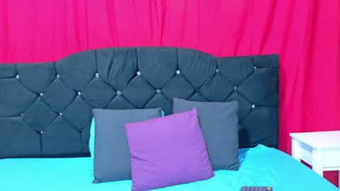 Aura online show from July 31, 12:04 pm