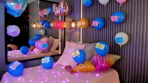 Aura online show from February 7, 1:22 pm