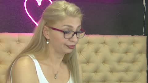 auramilff online show from May 10, 2:00 pm