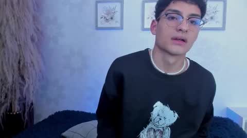 aura online show from February 3, 4:10 am