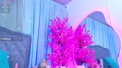 Aura online show from December 13, 10:23 pm