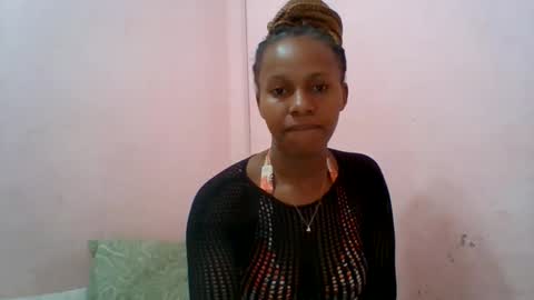 Snapshot of aurelia107 chatting on June 5, 10:15 pm aurelia107 online show from June 5, 10:15 pm