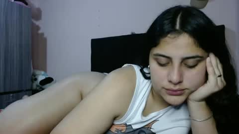 Snapshot of auroa_0785 chatting on June 27, 6:24 pm auroa_0785 online show from June 27, 6:24 pm