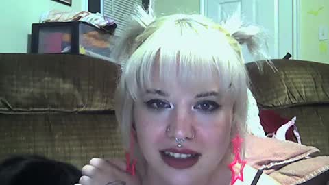 Snapshot of aurora_and_draven chatting on July 22, 2:36 am aurora_and_draven online show from July 22, 2:36 am