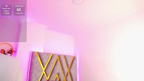 Aurora online show from February 4, 4:15 am