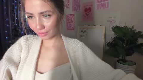 Snapshot of aurora_glow_211 chatting on March 6, 12:34 pm aurora_glow_211 online show from March 6, 12:34 pm