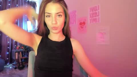 Snapshot of aurora_glow_211 chatting on March 18, 12:19 pm aurora_glow_211 online show from March 18, 12:19 pm