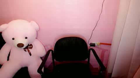 cute online show from December 22, 9:28 am