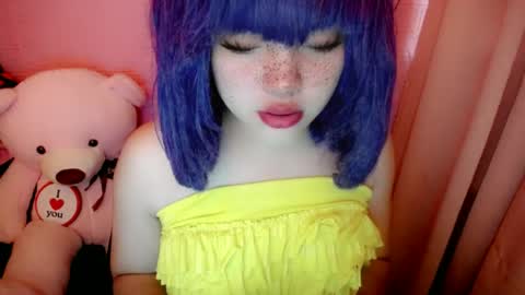 cute online show from June 18, 10:25 pm