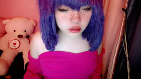 cute online show from July 22, 9:39 pm